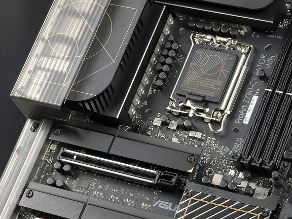 Asus CREATOR build by neSSa 011